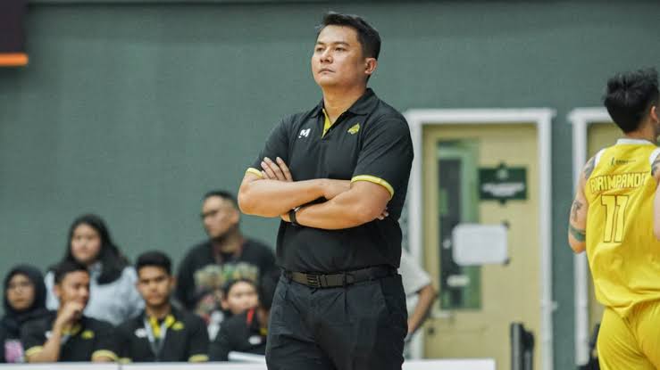 Dari Kepala Pelatih Menjadi Asisten, Coach Meldi Tetap Optimis Bawa Kesatria Berprestasi