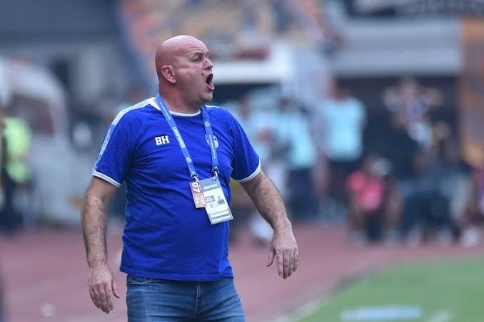 Klok dan Hodak Kompak: Persib Tetap Solid Meski Kalah di Surabaya