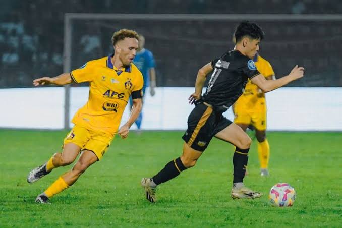 Gol Telat Khanafi Tak Cukup Selamatkan Persik dari Kekalahan